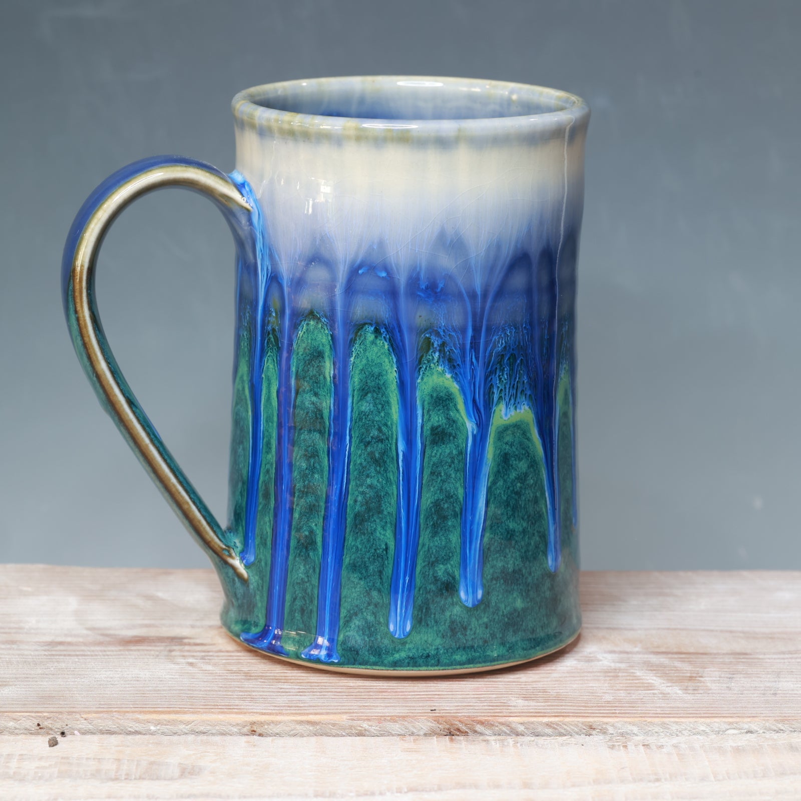 Alabaster over Blue Surf mug 25 oz.