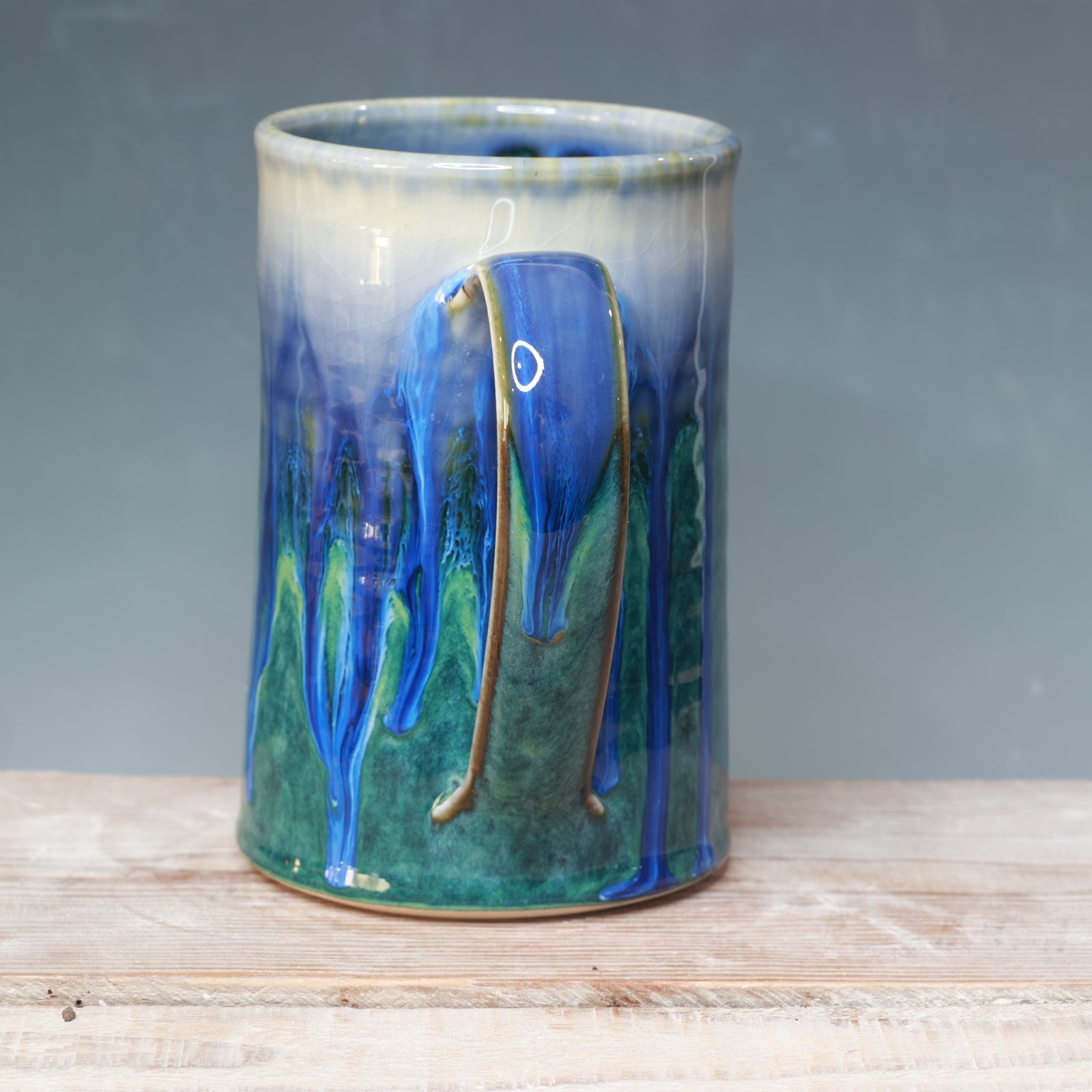 Alabaster over Blue Surf mug 25 oz.